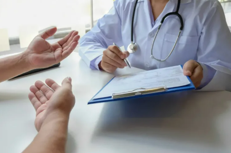Empleado presentó certificado de médico fallecido hace cuatro años