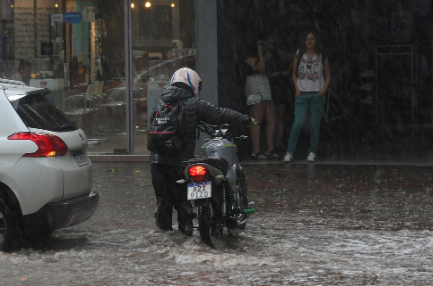 Mendoza pide emergencia climática por El Niño durante 180 días - imagen adicional