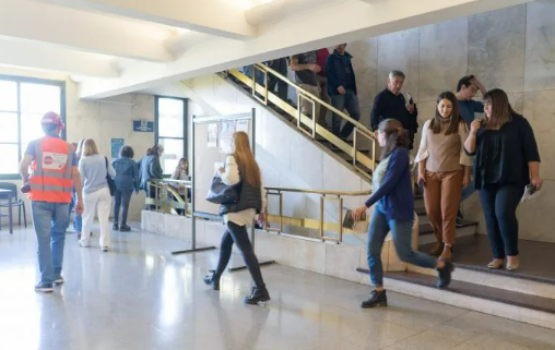 Contratados estatales de Mendoza tendrán aumentos escalonados hasta diciembre