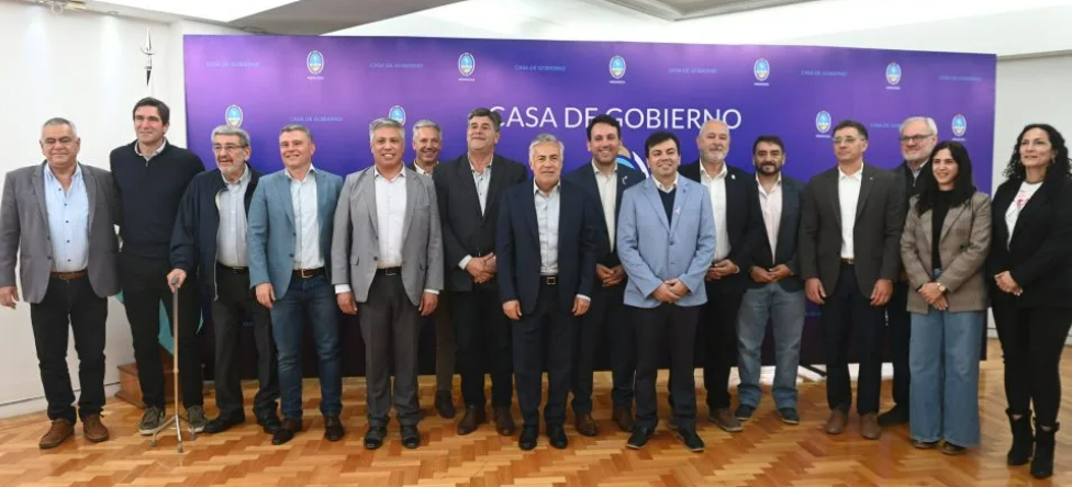 Tunuyán, San Carlos y Tupungato capacitarán empleados en inteligencia artificial