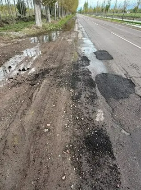 Un bache en la ruta causó vuelco y fuego total del auto en Tunuyán - imagen adicional