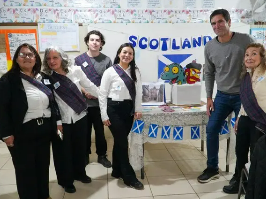 La Escuela Municipal de Idiomas de Tunuyán presentó su primer evento cultural