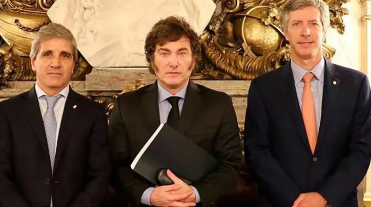 Amplían denuncia contra Caputo y Bausili por operaciones con oro del Banco Central