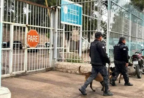 Toma de rehén en penitenciaria y tragedia: murieron madre y madrina del guardia