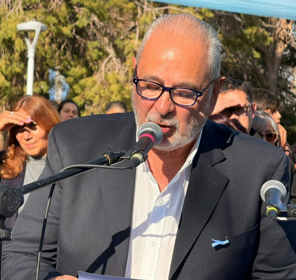 San Carlos rindió homenaje a Belgrano con jura de bandera