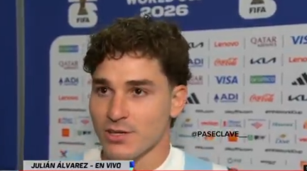 Julián Álvarez pide irse del Atlético y los hinchas queman su camiseta - imagen adicional