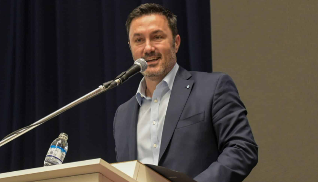 Críticas públicas al ex ministro Petri por su gestión defensiva - imagen adicional