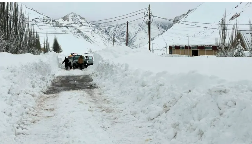 Nevadas históricas en cordillera buscan aliviar la sequía de Mendoza