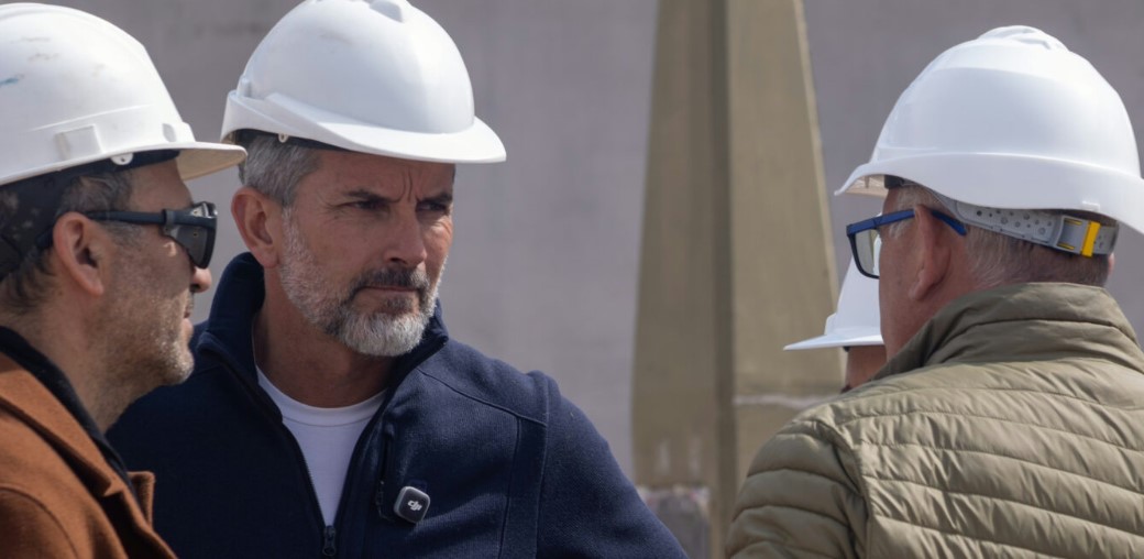 Ulpiano Suárez supervisa construcción de 37 viviendas en predio ex Aliar