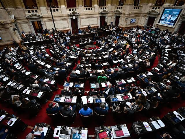 Diputados aprobó acuerdo Mendoza-Nación por 121 mil millones en deudas - imagen adicional