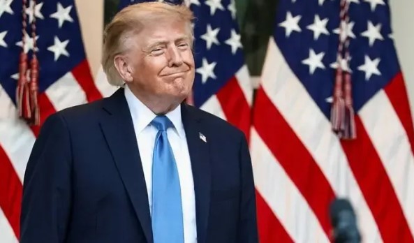Trump vuelve a sugerir que no respaldaría a Reino Unido en conflicto por Malvinas