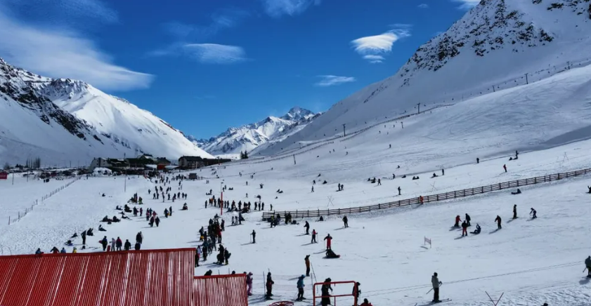 Récord de nieve en Mendoza: esquí hasta fin de septiembre con tarifas bajas - imagen adicional